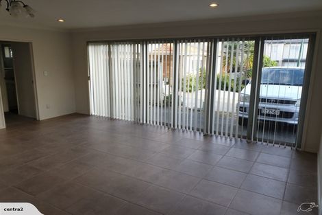 Photo of property in 10 Bushpark Place, Flat Bush, Auckland, 2016