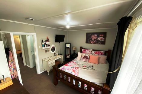 Photo of property in 74 Tauhuri Street, Manaia, 4612