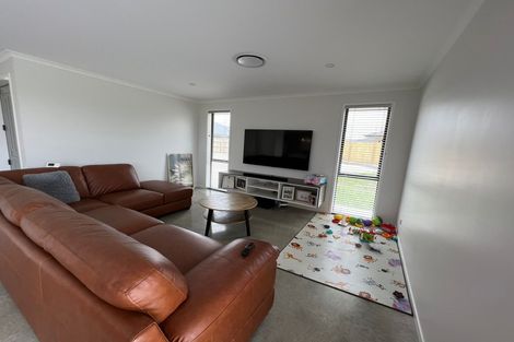 Photo of property in 32 County Drive, Hawera, 4610