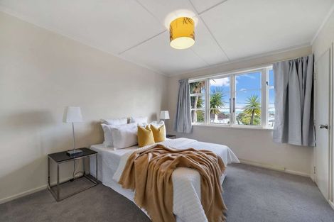 Photo of property in 17 Blacklock Avenue, Henderson, Auckland, 0612