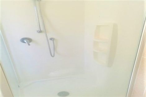 Photo of property in 18 Cheryl Place, Hillcrest, Auckland, 0627