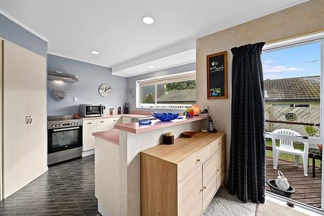 Photo of property in 22 Memphis Grove, Totara Park, Upper Hutt, 5018