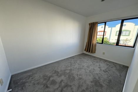 Photo of property in Lynn Park Terrace, 26/12 Ambrico Place, New Lynn, Auckland, 0600