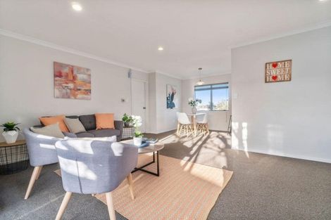 Photo of property in 1/3 Helga Crescent, Te Atatu Peninsula, Auckland, 0610