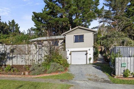 Photo of property in 27 Fenchurch Grove, Stokes Valley, Lower Hutt, 5019