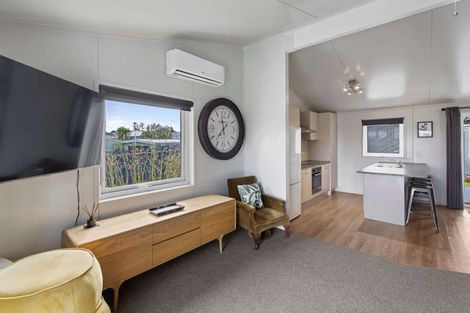 Photo of property in 10 Karaka Street, Castlecliff, Whanganui, 4501