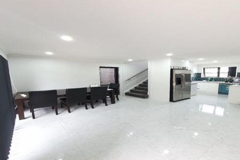 Photo of property in 425d Great South Road, Opaheke, Papakura, 2113