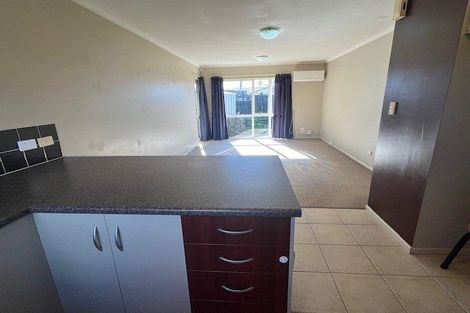 Photo of property in 22 Craigavon Drive, East Tamaki, Auckland, 2013