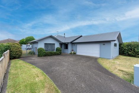 Photo of property in 43a Cairns Crescent, Rototuna, Hamilton, 3210