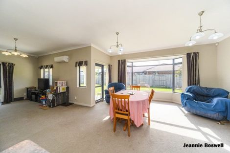 Photo of property in 6 Pegasus Place, Kelvin Grove, Palmerston North, 4414