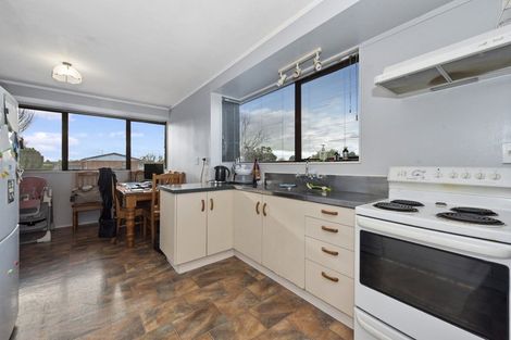 Photo of property in 14 Rosehill Place, Nawton, Hamilton, 3200