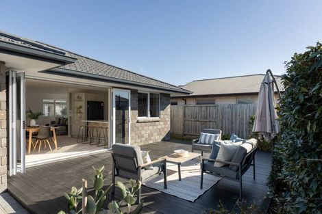 Photo of property in 56 Te Kio Crescent, Papamoa Beach, Papamoa, 3118