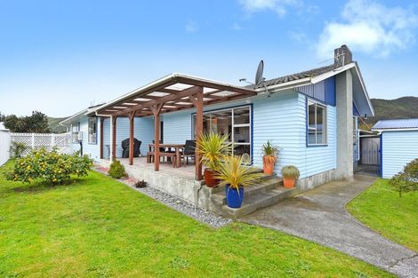 Photo of property in 3 Stockdale Street, Wainuiomata, Lower Hutt, 5014
