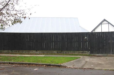 Photo of property in 18 Perrin Place, Kelvin Grove, Palmerston North, 4414