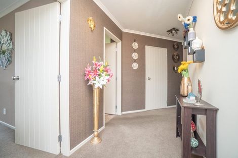 Photo of property in 8 Nevada Way, Kelvin Grove, Palmerston North, 4414