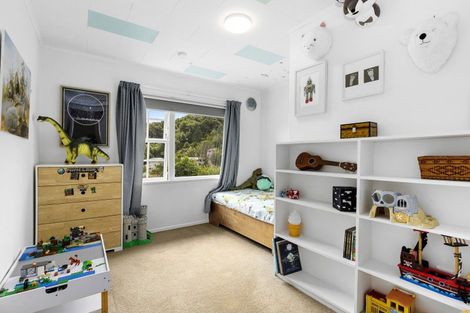 Photo of property in 53 Lowry Crescent, Stokes Valley, Lower Hutt, 5019