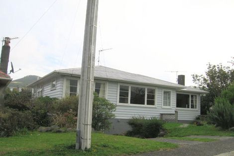 Photo of property in 14 Kereru Bend, Tawa, Wellington, 5028