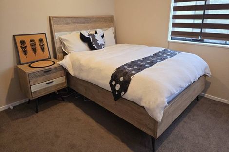 Photo of property in 22 Portmore Place, Grenada Village, Wellington, 6037