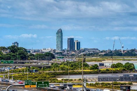 Photo of property in 87 Princes Street, Northcote Point, Auckland, 0627