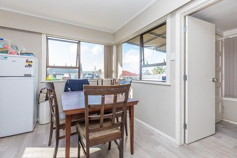 Photo of property in 2/40 Churchill Avenue, Manurewa, Auckland, 2102