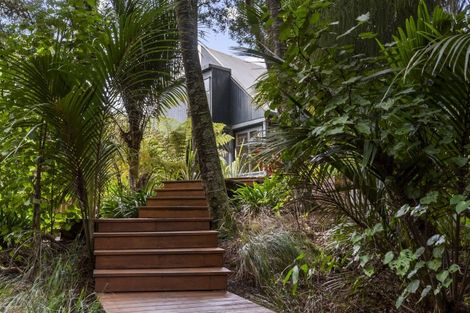 Photo of property in 186b Woodlands Park Road, Titirangi, Auckland, 0604