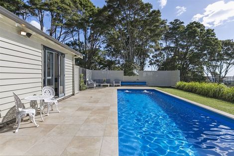 Photo of property in 251 Kaipara Road, Papakura, 2582