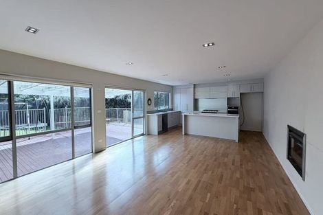 Photo of property in 9 Amber Glen, Albany, Auckland, 0632