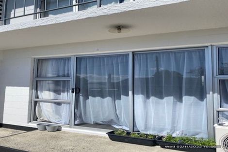 Photo of property in 40 West Coast Road, Glen Eden, Auckland, 0602