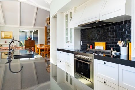 Photo of property in Riverton, 175 Lane Road, Havelock North, 4130