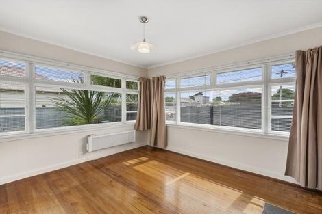 Photo of property in 18 Estuary Road, New Brighton, Christchurch, 8061