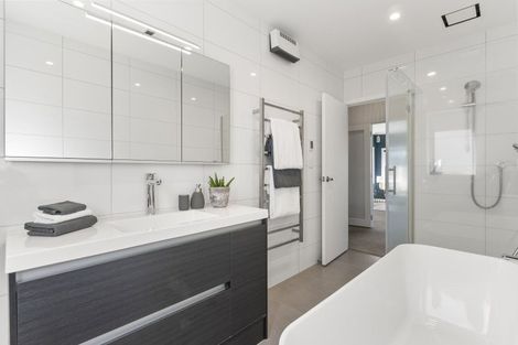 Photo of property in 1 Cassino Street, Bayswater, Auckland, 0622