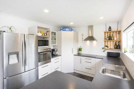 Photo of property in 10 Ashton Place, Highbury, Palmerston North, 4412