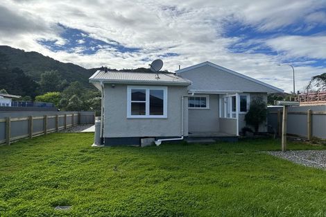 Photo of property in 126 Main Road, Waikanae, 5036