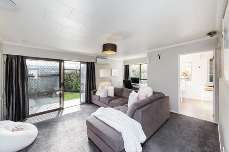 Photo of property in 17b Cecil Place, Cloverlea, Palmerston North, 4412