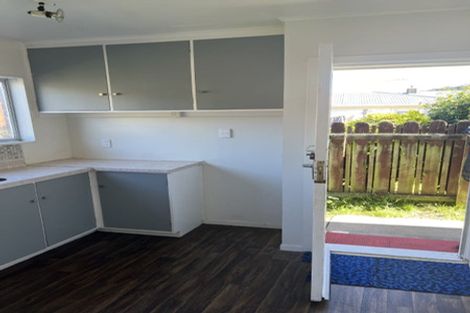 Photo of property in 2/264 Wellington Road, Wainuiomata, Lower Hutt, 5014