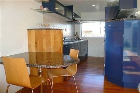 Photo of property in 3/241 Hurstmere Road, Takapuna, Auckland, 0622