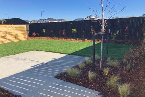 Photo of property in 36 Lumbarda Drive, Kumeu, 0810