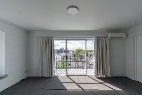 Photo of property in 3/2 Ruakiwi Road, Hamilton Lake, Hamilton, 3204