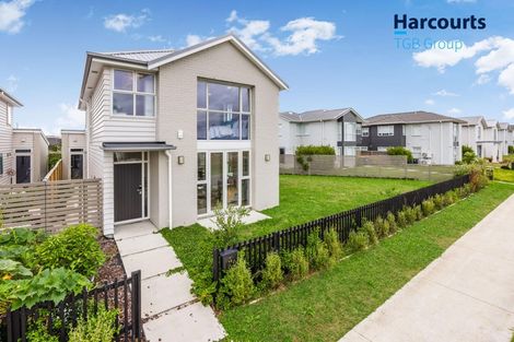 Photo of property in 18 Aeronautic Road, Takanini, 2112