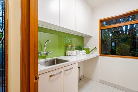Photo of property in 28 The Crescent, Tindalls Beach, Whangaparaoa, 0930