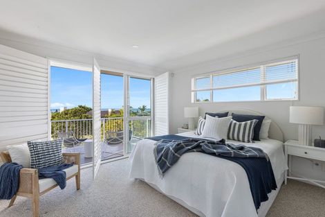 Photo of property in 56 Grovenor Drive, Orewa, 0931