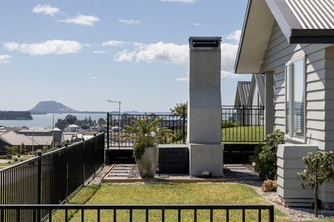 Photo of property in 30 Ridge Drive, Omokoroa, 3114