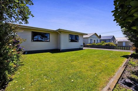Photo of property in 77 Wilson Street, Hawera, 4610