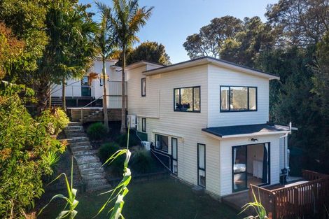 Photo of property in 2/19 Fordham Street, Beach Haven, Auckland, 0626