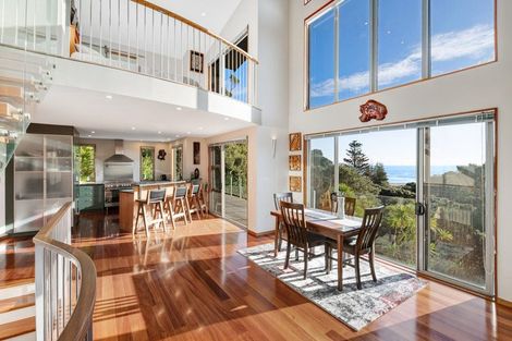 Photo of property in 10 Waitea Road, Muriwai, Waimauku, 0881
