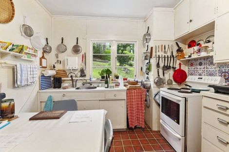 Photo of property in 21 Te Pari Pari Road, Pukerua Bay, 5026