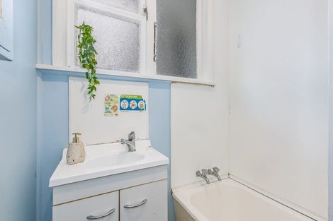 Photo of property in 12 Cornwall Crescent, Cannons Creek, Porirua, 5024