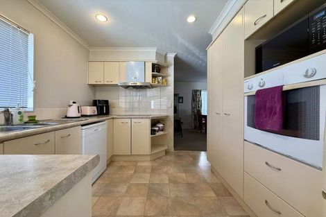 Photo of property in 84 Moyrus Crescent, East Tamaki Heights, Auckland, 2016