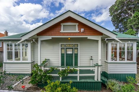 Photo of property in 13 Islington Avenue, New Lynn, Auckland, 0600