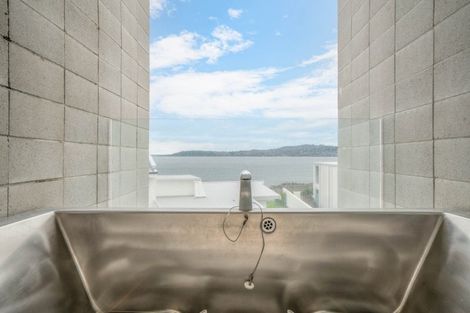 Photo of property in 225 Lake Terrace, Waipahihi, Taupo, 3330